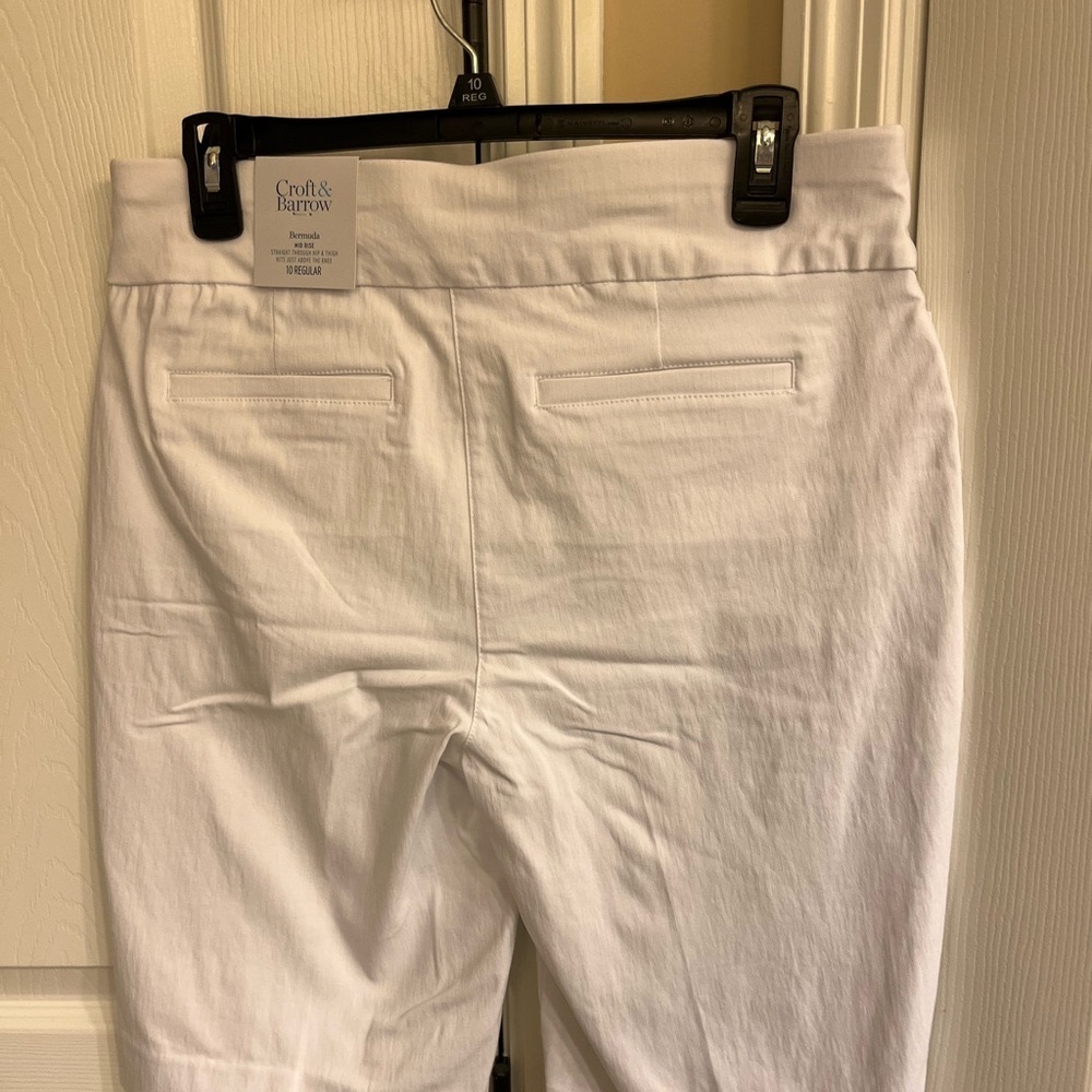 Croft & Barrow White Bermuda Shorts - Picture 2 of 4